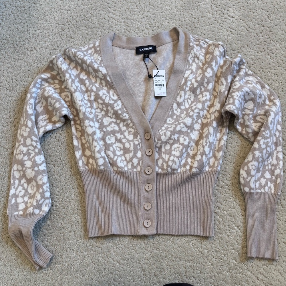 NWT Express Cardigan Sweater Womens Large Long Sleeve Button Up Beige XS